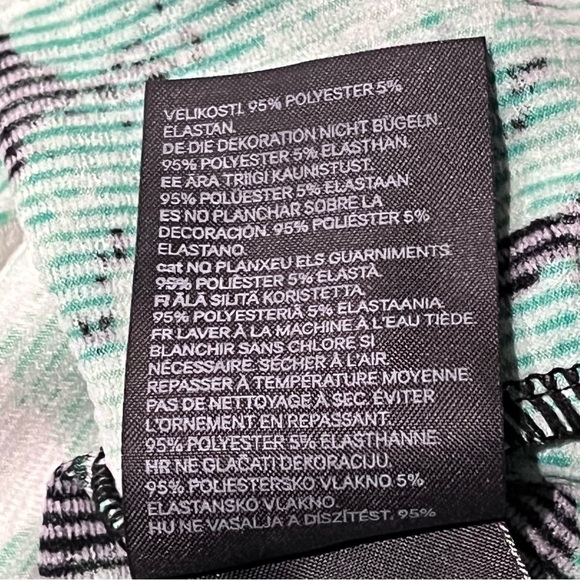 No Fear x H&M Long-sleeved Crop Top - Size Medium - Picture 16 of 16